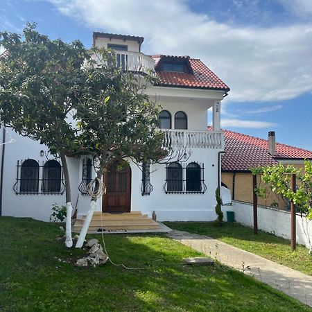 Vila Taga Guesthouse Kruje Bagian luar foto